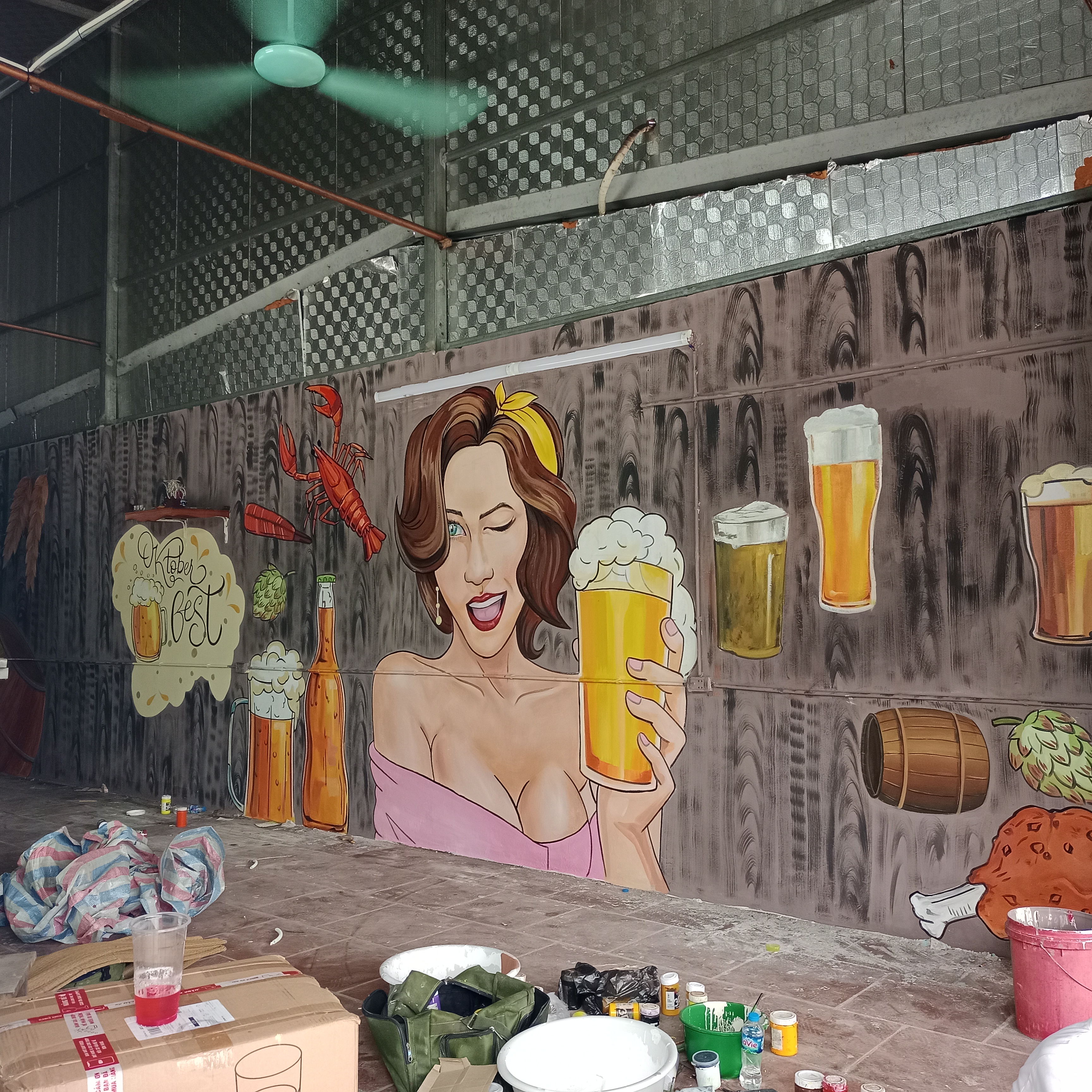 Tranh Tường Quán Bia Độc Đáo