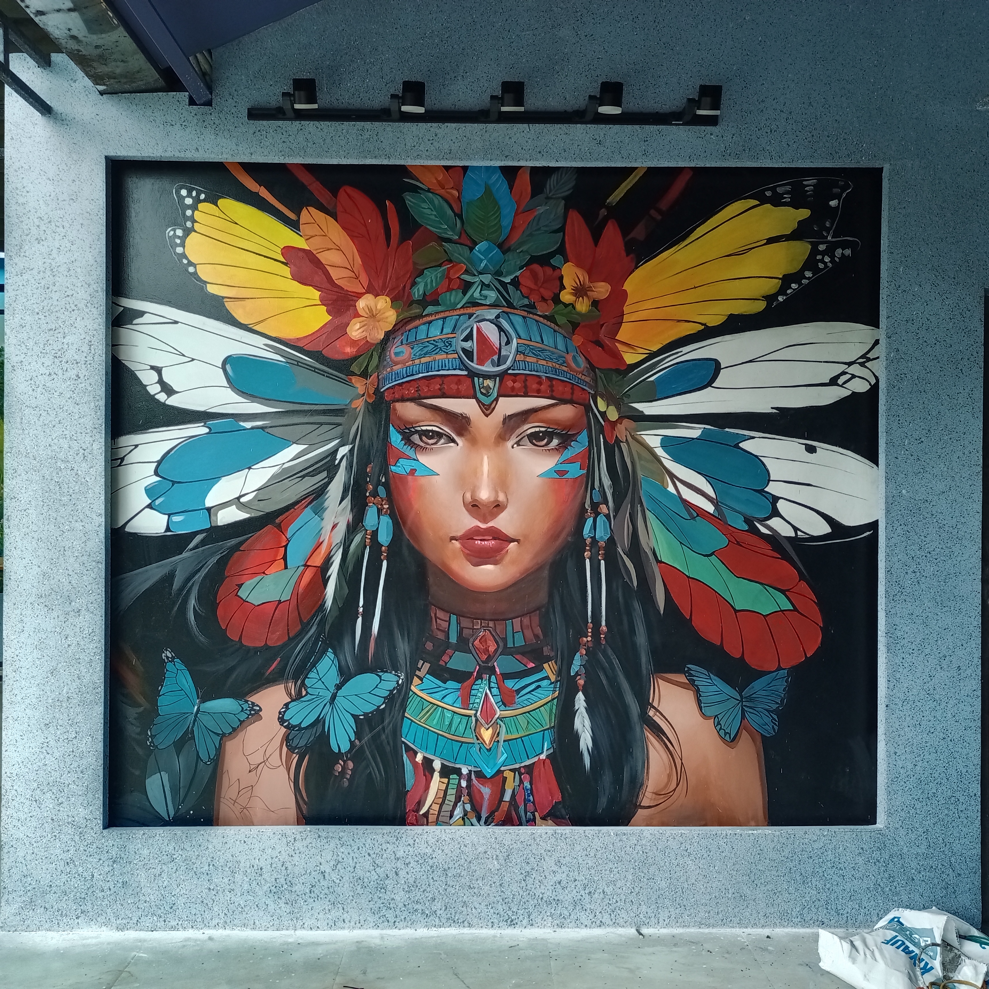 Vẽ tranh tường cô gái thổ dân trang trí nhà hàng,quán...