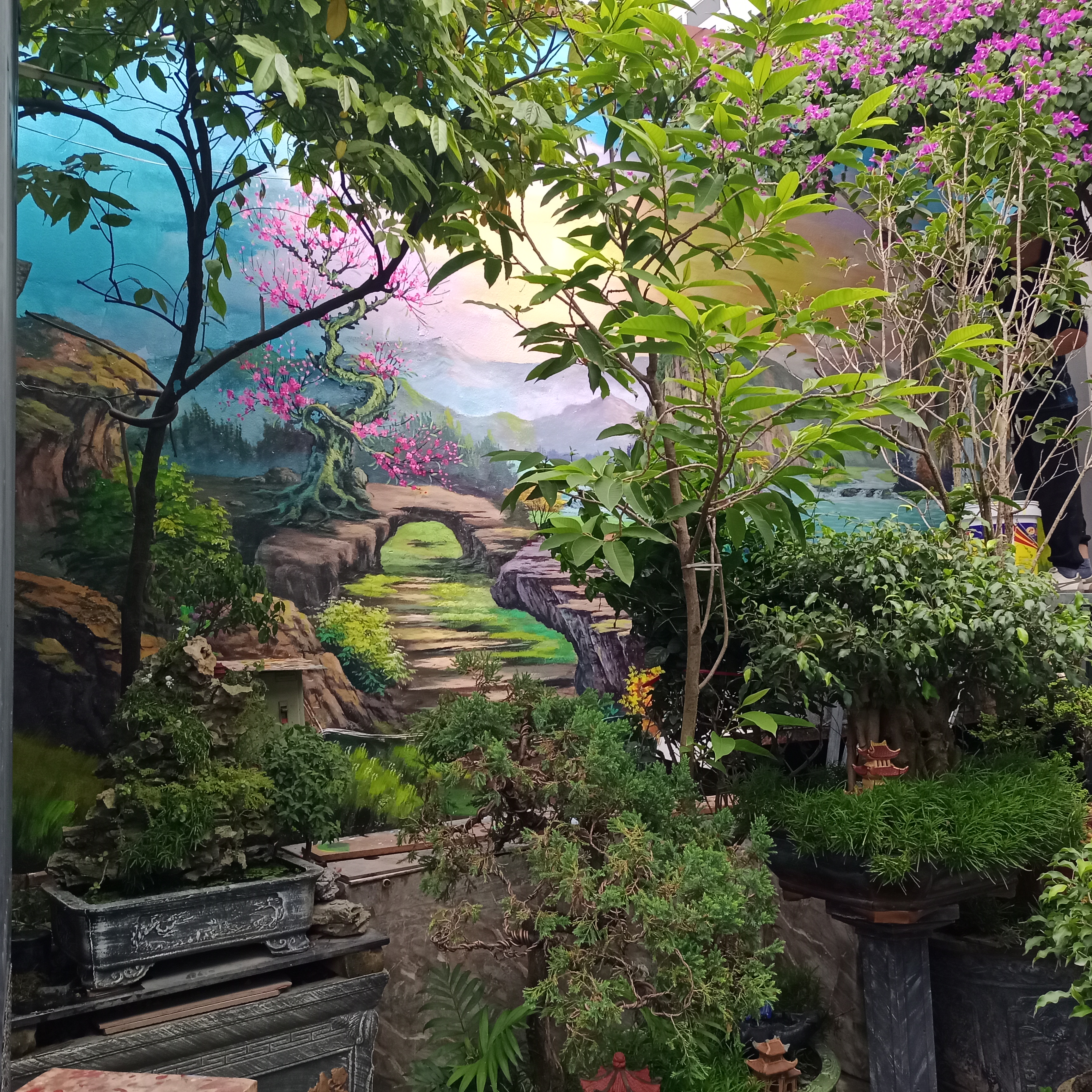Vẽ tranh tường trang trí sân vườn tiểu cảnh